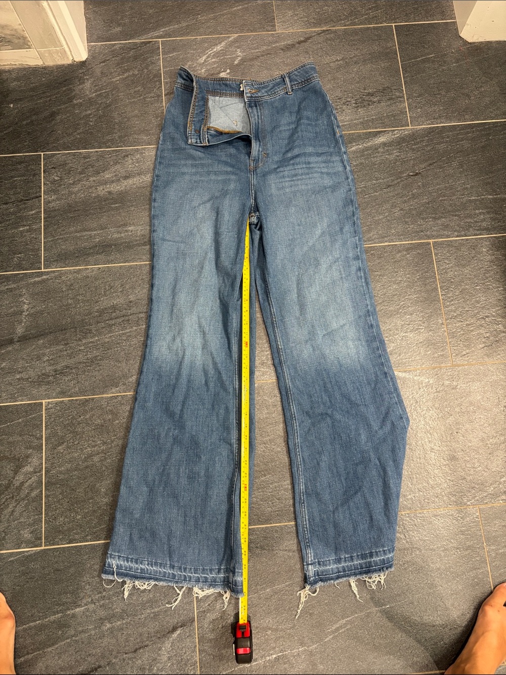 We the free, SUPER high-rise wide leg flare jeans - Picture 1 of 12
